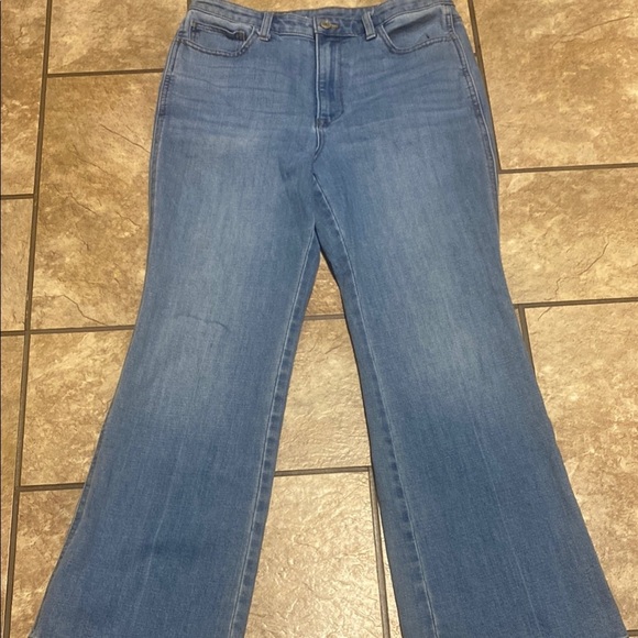 Talbots Blue Flare Wide Leg 10P Jeans with Classic Denim Style - Picture 1 of 13